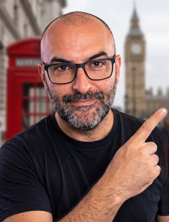 Rod Krebs em Londres, com uma cabine telefônica vermelha e o Big Ben ao fundo
